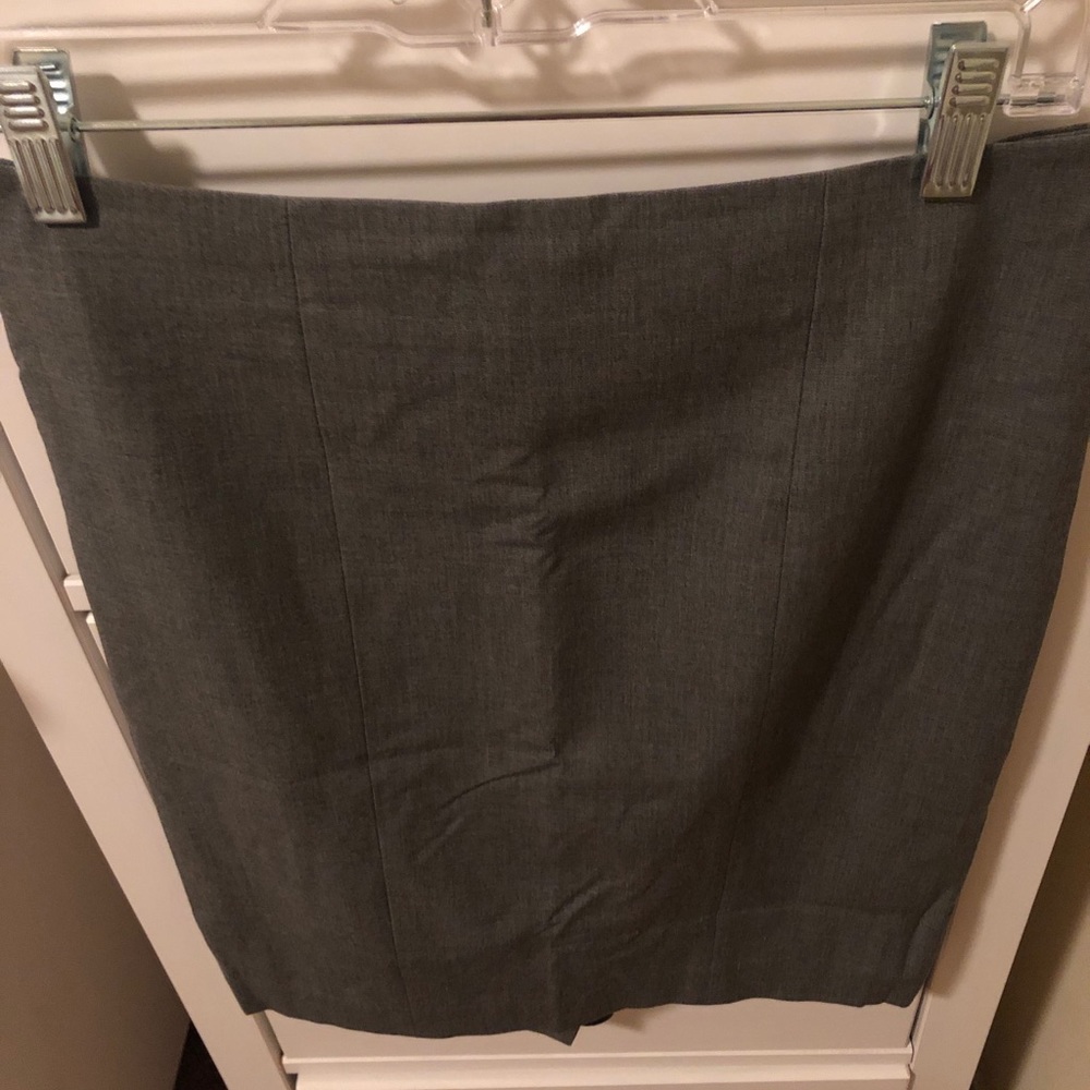 Grey pencil skirt